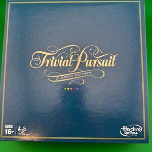 TRIVIAL PURSUIT HASBRO CLASSIC EDITION BOARD GAME, 2400 QUESTIONS, C1940